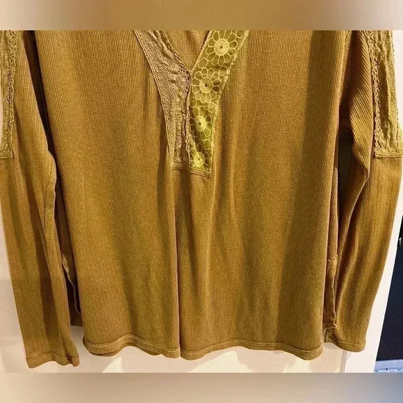 FREE PEOPLE Size Medium Lola Lace Trim Top V-Neck Long Drop Sleeves in Mustard - Picture 7 of 11